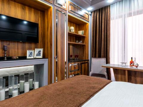 квартира по адресу Вице-адмирала Азарова ул. (Вице-адмирала Азарова), 6