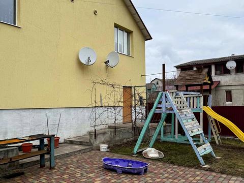 будинок за адресою с. Шаровечка, проїзд  2 Бурштиновий
