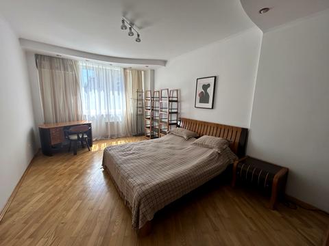 квартира за адресою Раїси Окіпної вул., 8
