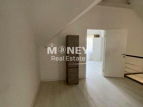 будинок за адресою с. Нові Петрівці, Нові Петрівці