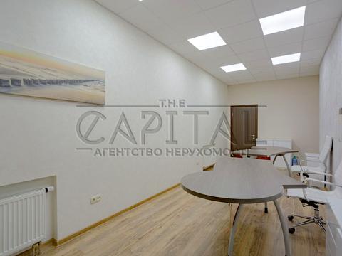 комерційна за адресою Лесі Українки бульв., 7-Б