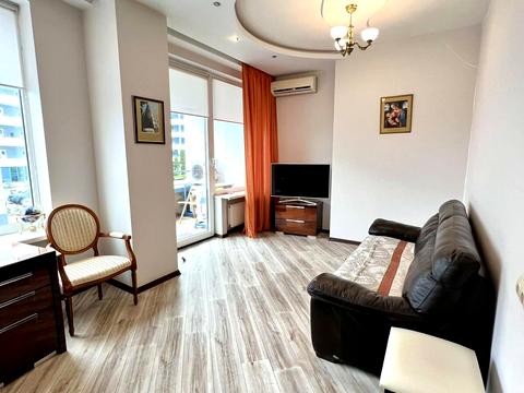 квартира за адресою Літературна вул., 1а