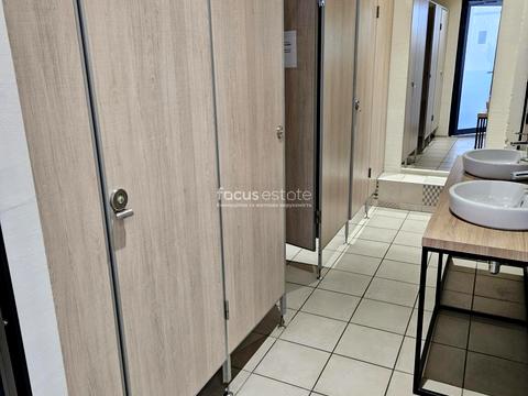 комерційна за адресою Борщагівська вул., 154