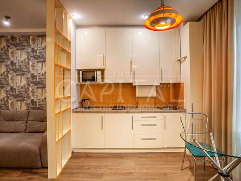 квартира за адресою Дмитра Луценка вул. (Крейсера "Аврора"), 10