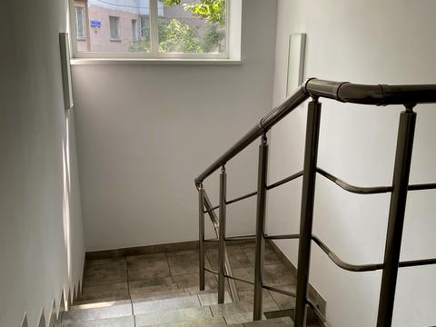 комерційна за адресою Незалежності вул., 18а