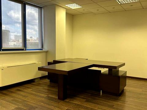 комерційна за адресою Науки просп., 3