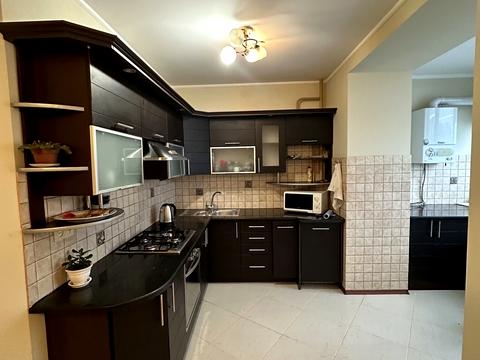 квартира за адресою Коновальця, 23