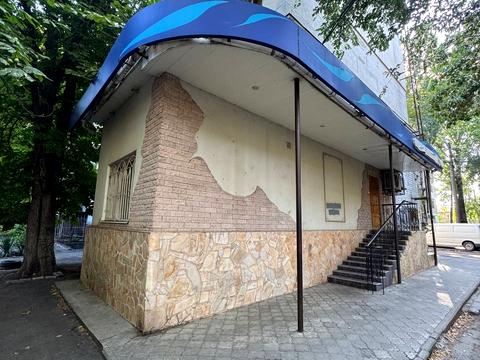 комерційна за адресою Семінарська вул., 15а