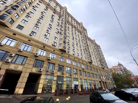 паркомісце за адресою Полтавська вул., 10