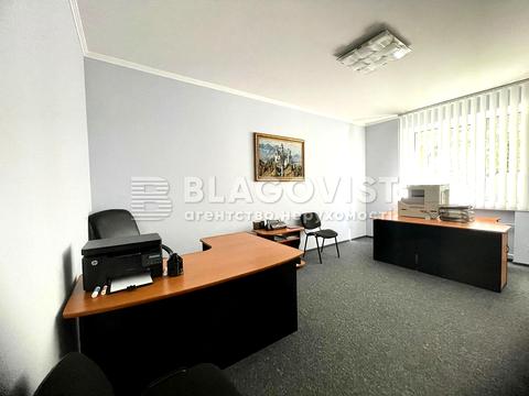 коммерческая по адресу Печерский спуск, 18
