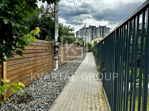 будинок за адресою Євгена Патона вул.