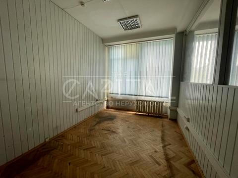 комерційна за адресою Солом'янська пл., 3