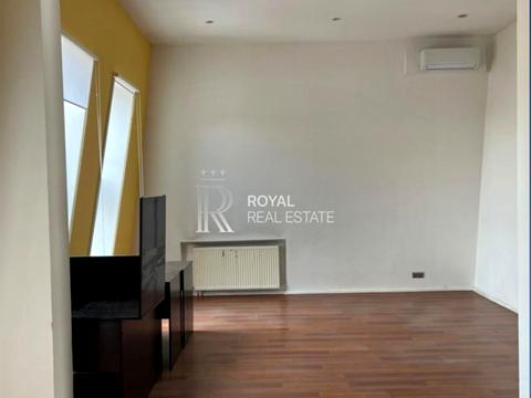 комерційна за адресою Євгена Чикаленка, 45/2