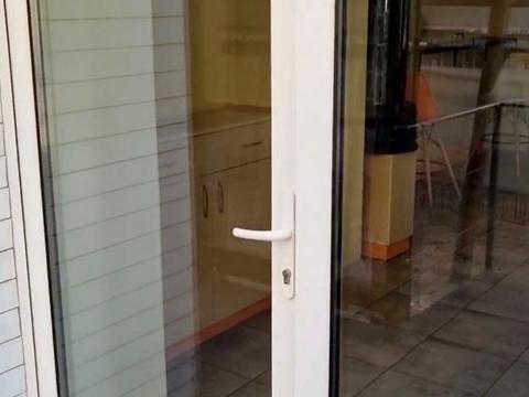 комерційна за адресою Незалежності вул., 18Б