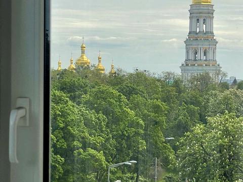 квартира за адресою Лаврська вул. (Січневого Повстання), 4