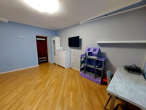 квартира за адресою Анни Ахматової вул., 31