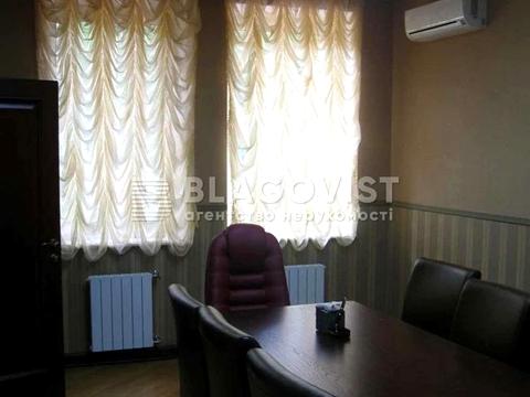 комерційна за адресою Нагірна вул., 3
