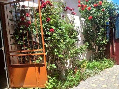 будинок за адресою Молодіжна вул., 57