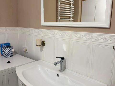квартира за адресою Білогірська вул., 18є