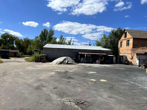 комерційна за адресою Айвазовського вул., 1а