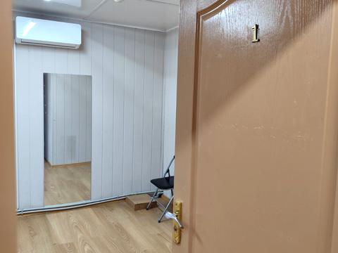 комерційна за адресою Грушевського вул., 63