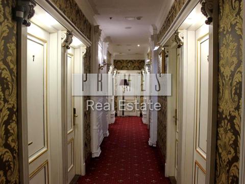 комерційна за адресою Велика Васильківська вул. (Червоноармійська), 5