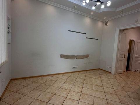 коммерческая по адресу Героев УПА ул., 37