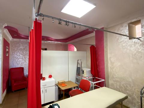 комерційна за адресою Інститутська вул., 6а