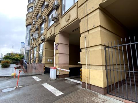 паркомісце за адресою Полтавська вул., 10