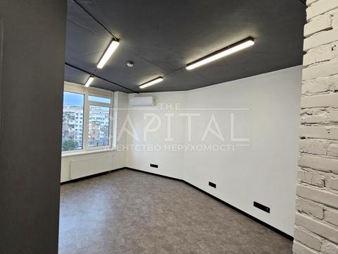 комерційна за адресою Київ, Берестейський просп. (Перемоги), 11