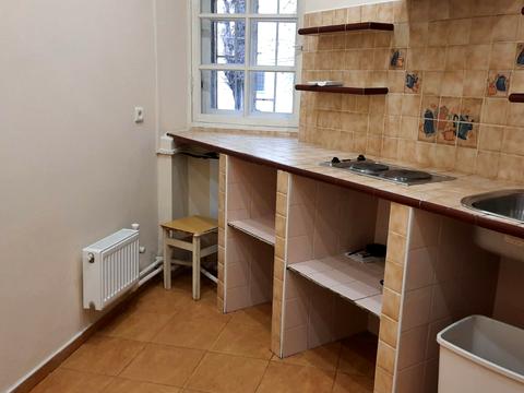 комерційна за адресою Футуристів пров., 9