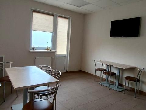 комерційна за адресою Василя Стуса вул., 8