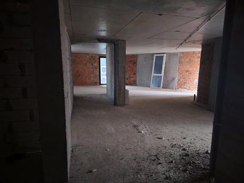 комерційна за адресою Малоголосківська вул., 12г