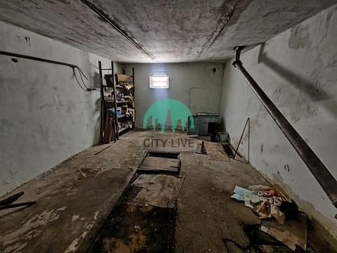 паркомісце за адресою Євгена Коновальця вул., 260