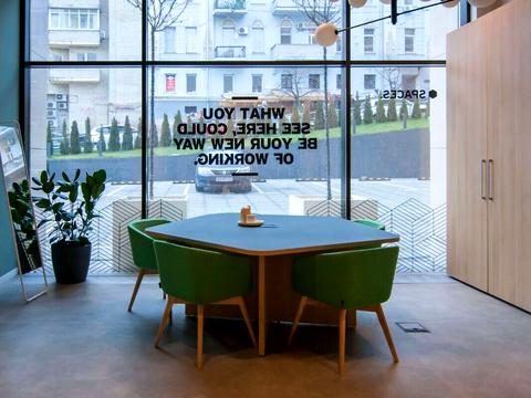 комерційна за адресою Хрещатик вул., 16