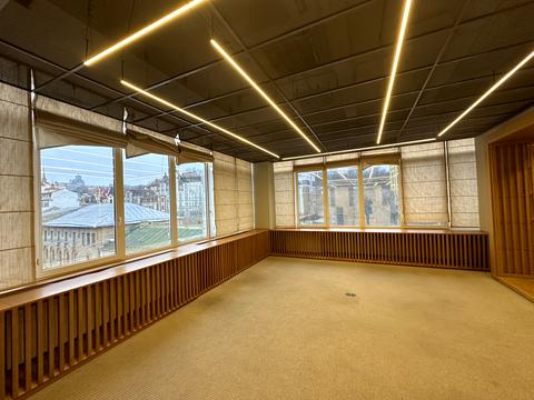 комерційна за адресою Верхній Вал вул., 2