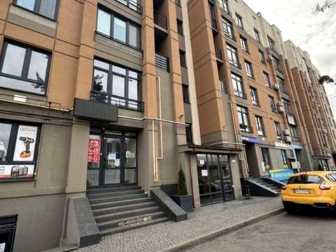 комерційна за адресою Петрівська вул., 1