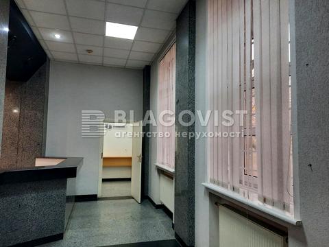 комерційна за адресою Васильківська вул., 7/7