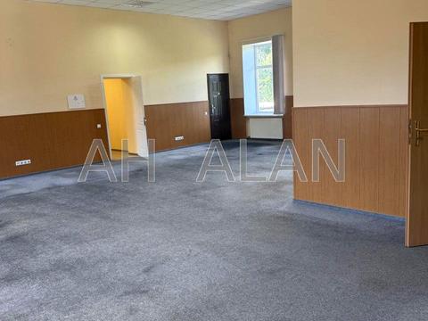 комерційна за адресою Казимира Малевича вул. (Боженка), 68Л