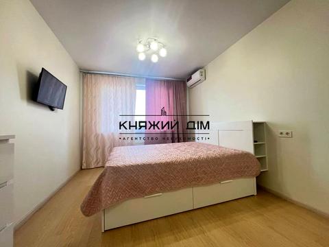 квартира за адресою Деміївська пл. (Московська), 18