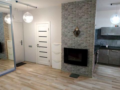 квартира за адресою Анни Ахматової вул., 32/18