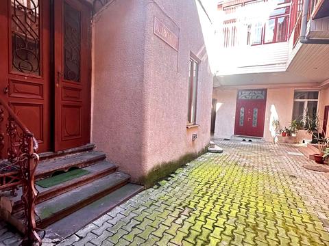 квартира за адресою Митрополита Гакмана вул., 15
