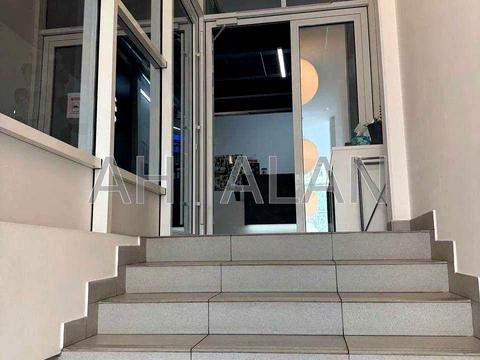 комерційна за адресою Героїв Дніпра вул., 43