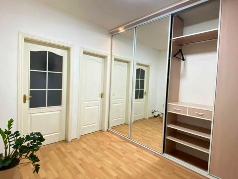 квартира за адресою Академіка Глушкова просп., 19