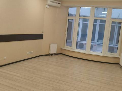 комерційна за адресою Кловський узвіз (Кловський), 7а