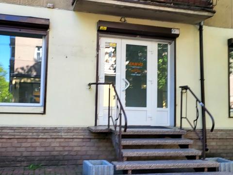 комерційна за адресою Івана Франка, 10