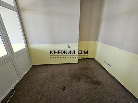коммерческая по адресу Антоновича ул. (Горького), 33В