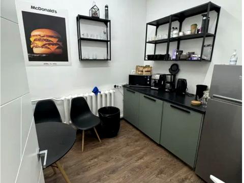 комерційна за адресою Володимирська вул., 10