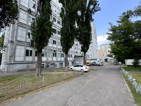 комерційна за адресою Солом'янська вул., 5