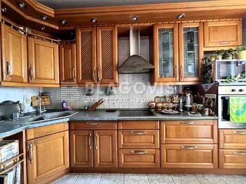 квартира за адресою Старонаводницька вул., 8
